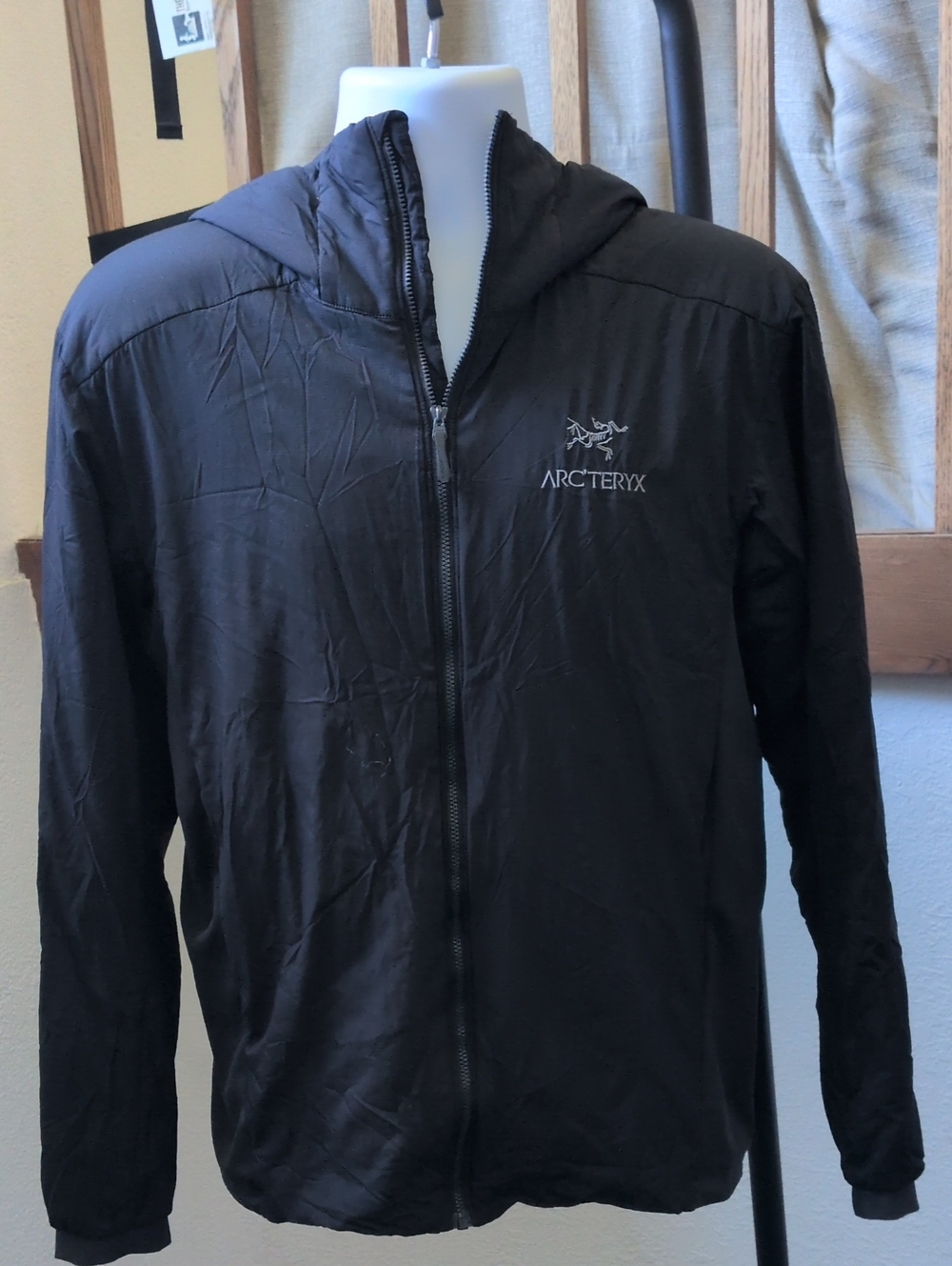 ✨ Arc'teryx Men's Atom Hoody Jacket Size M - Picture 2 of 12